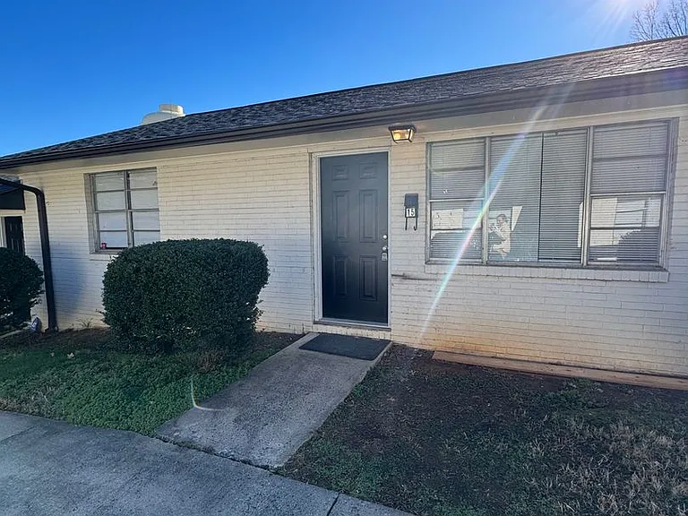 306 N Jackson St — Photo 55