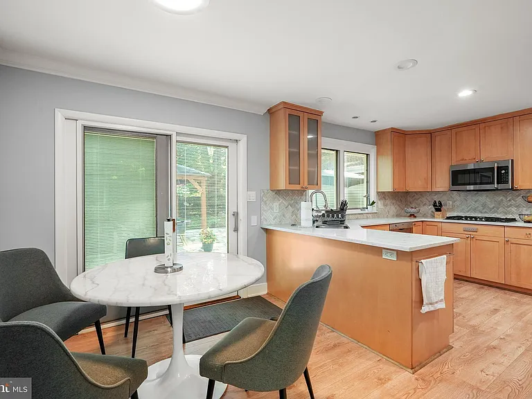 901 Dale Rd — Photo 23