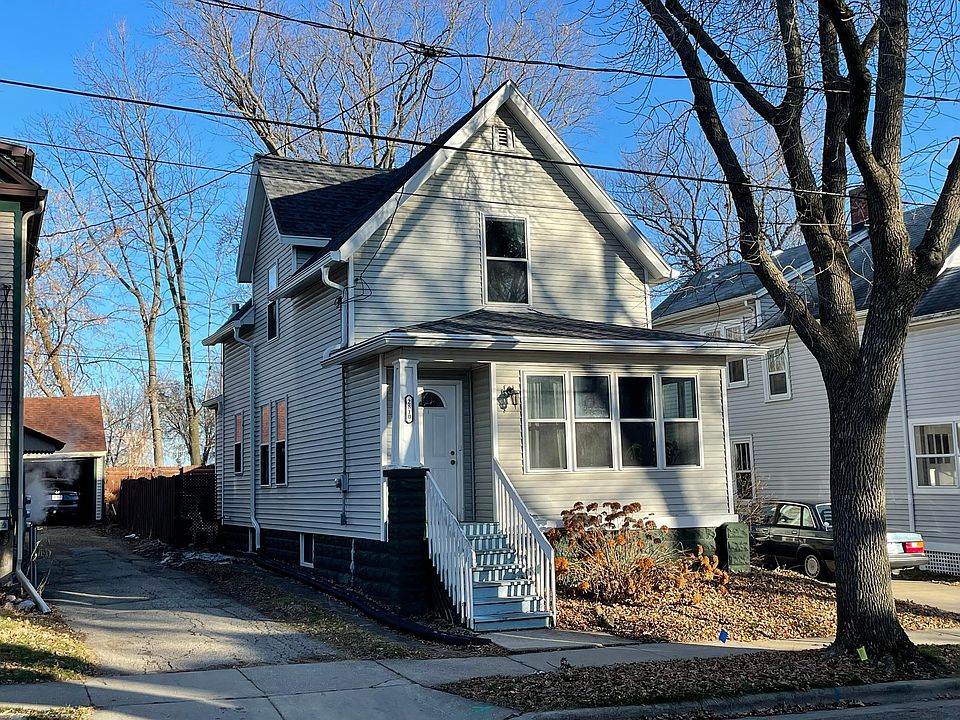 2810 Sommers Ave, 3 bedroom, 3 bathroom, two-car garage.