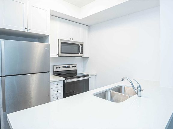 3rd image of 5055 Greenlane #130
