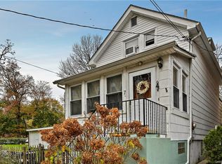 7 E 235th St, Bronx, NY 10470