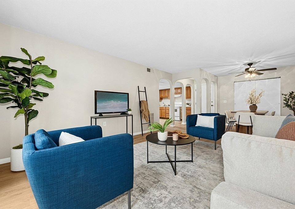 1st image of 5 Shadowbrook Ln APT 7