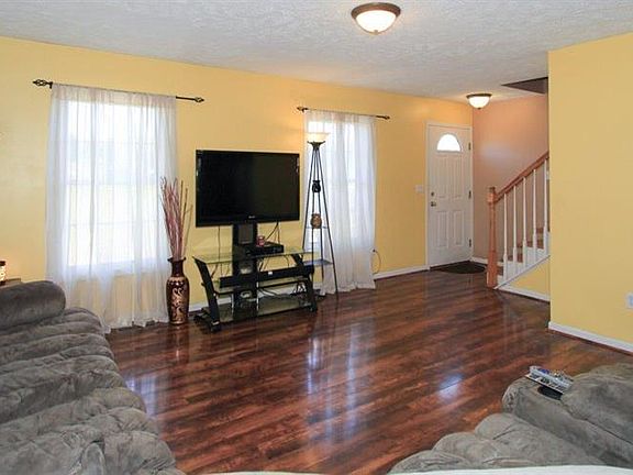 4th image of 2069 Twin Lake Dr