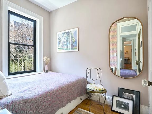 4th image of 227 W 11th St APT 21