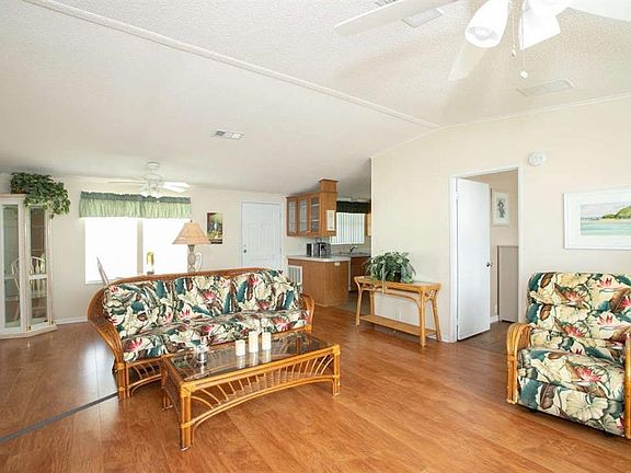 5th image of 7565 Montauk Ave #S3