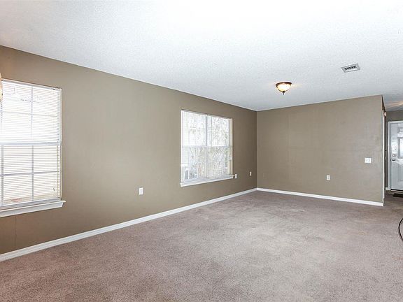 5th image of 180 Wildflower Ln