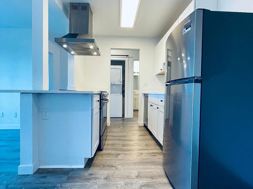 La Rae Apartments 5220 California Ave SW Seattle WA Zillow