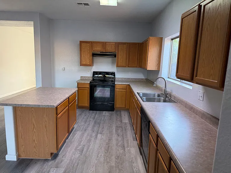 33190 N Cherry Creek Rd — Photo 30