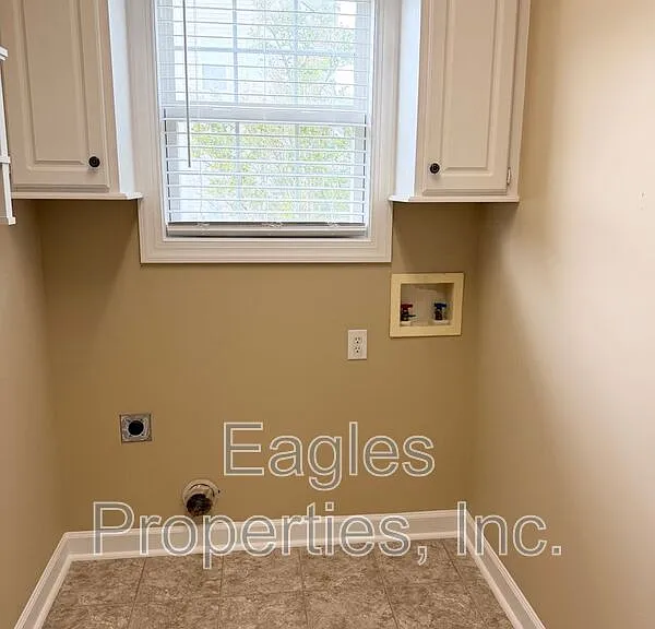 201 Autumn Ridge Dr — Photo 8