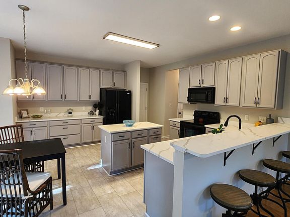 5th image of 10906 Maranda Ct