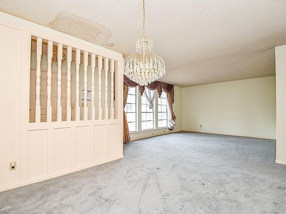 3rd image of 2336 Shadowdale Dr