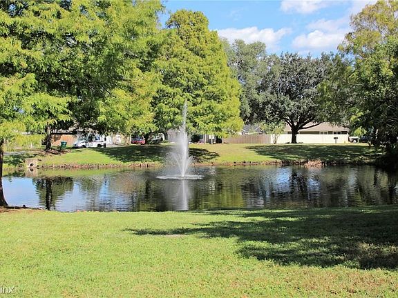 5th image of 710 Lakeside Dr