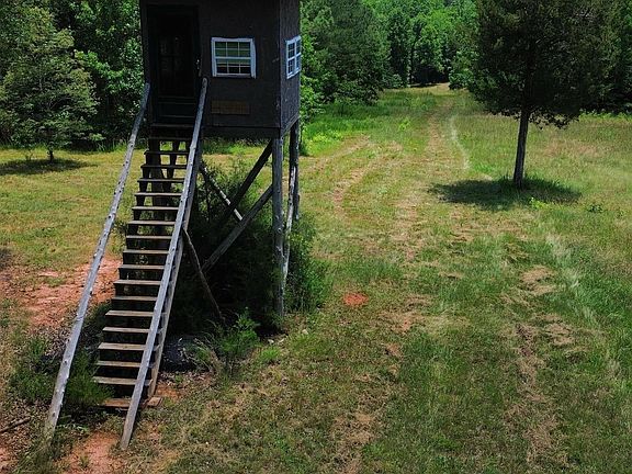 5th image of 246 Lee Rd
