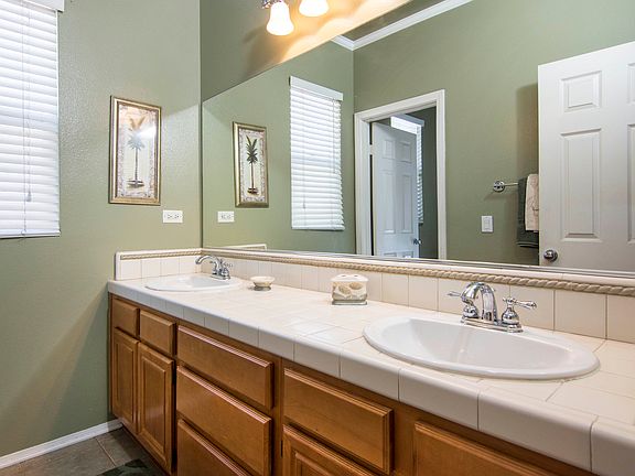 5th image of 28471 Falcon Crest Dr