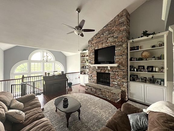 3rd image of 1023 Baldwin View Dr