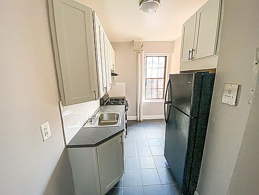 3rd image of 2700 Bronx Park E #Z57