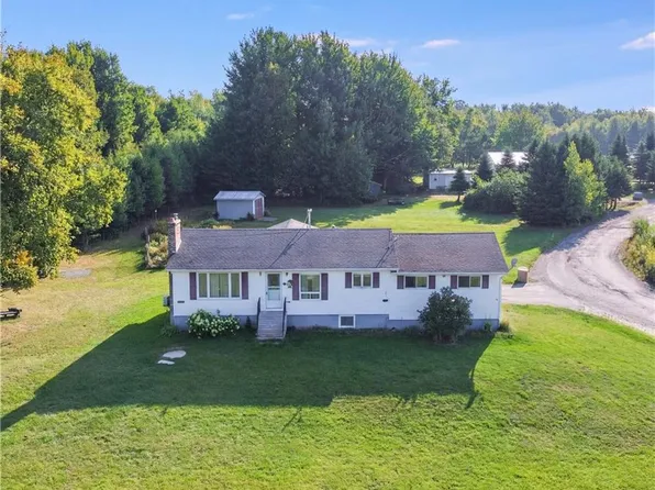 5 Holmes Rd, Sheffield, NB E4B 1H8