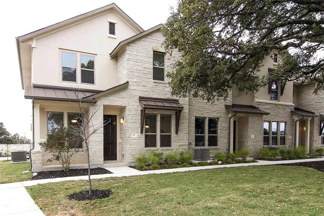 4 bed, 3.0 bath, 1912 sqft, $2,350 — Photo 3