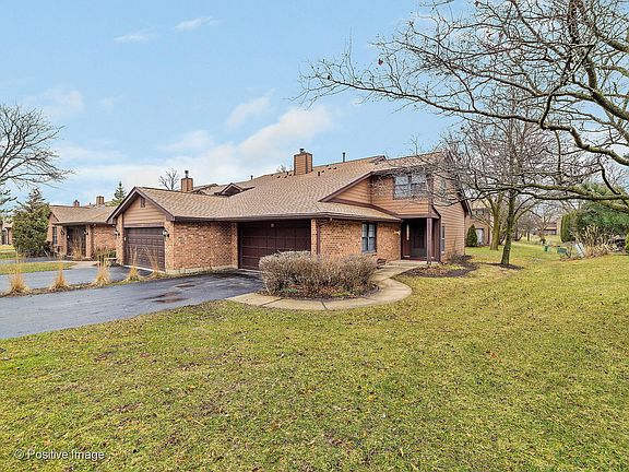 2nd image of 32 Indian Trail Dr
