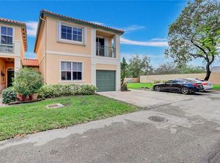 8396 NW 142nd St, Miami Lakes, FL 33016