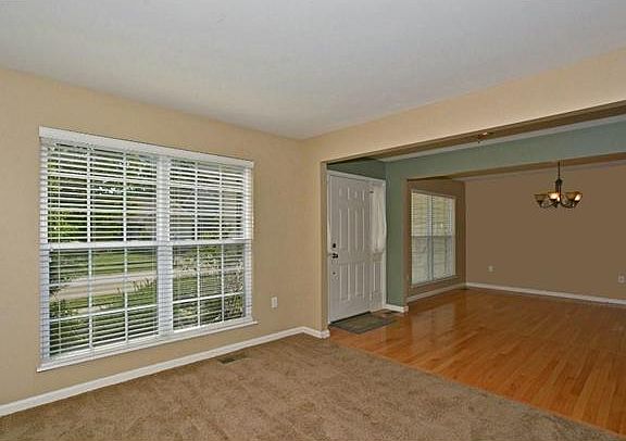 3rd image of 413 Coventry Trail Ln