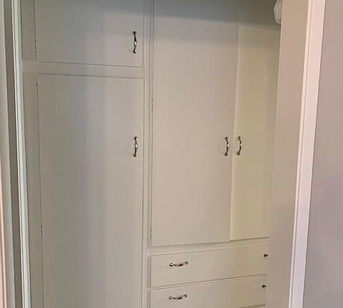 4th image of 7555 De Longpre Ave APT 15