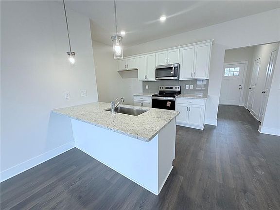 3rd image of 145 Chastain Dr