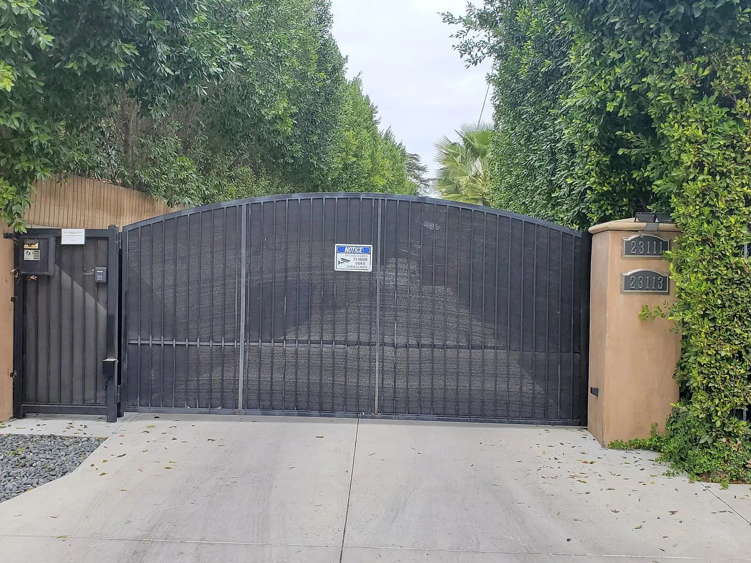 23113 Erwin St — Photo 2