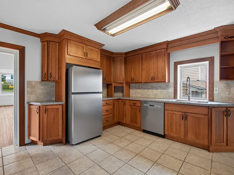 1200 Montgomery Ave — Photo 14