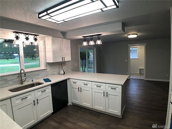 5th image of 6115 Armour Dr SE