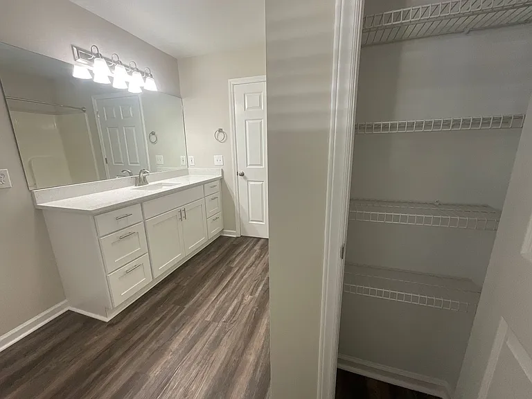 Meridian Park Apartments — Photo 47