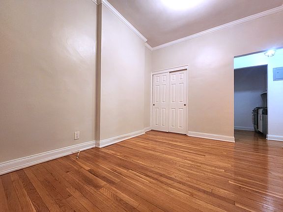 3rd image of 412 E 50th St APT 1B