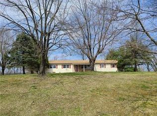 2112 Hidden Dr, Bath, PA 18014