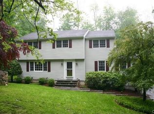 8 Wooster Heights Dr, Ridgefield, CT 06877