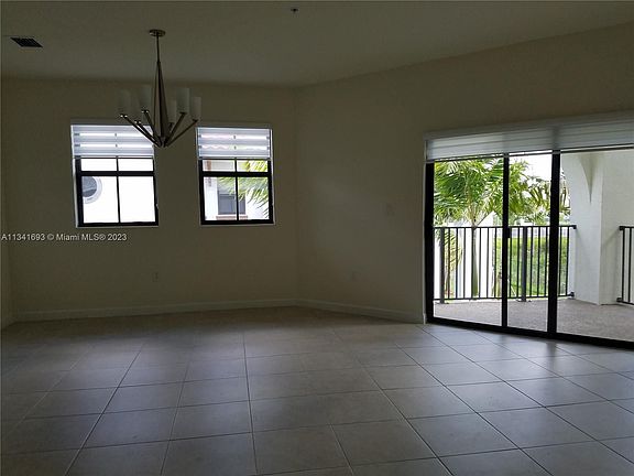 3rd image of 10620 NW 88th St APT 204