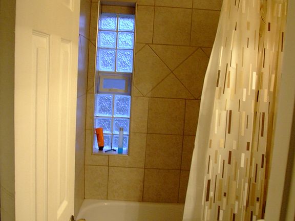 4th image of 556 Aberdeen Ave APT C