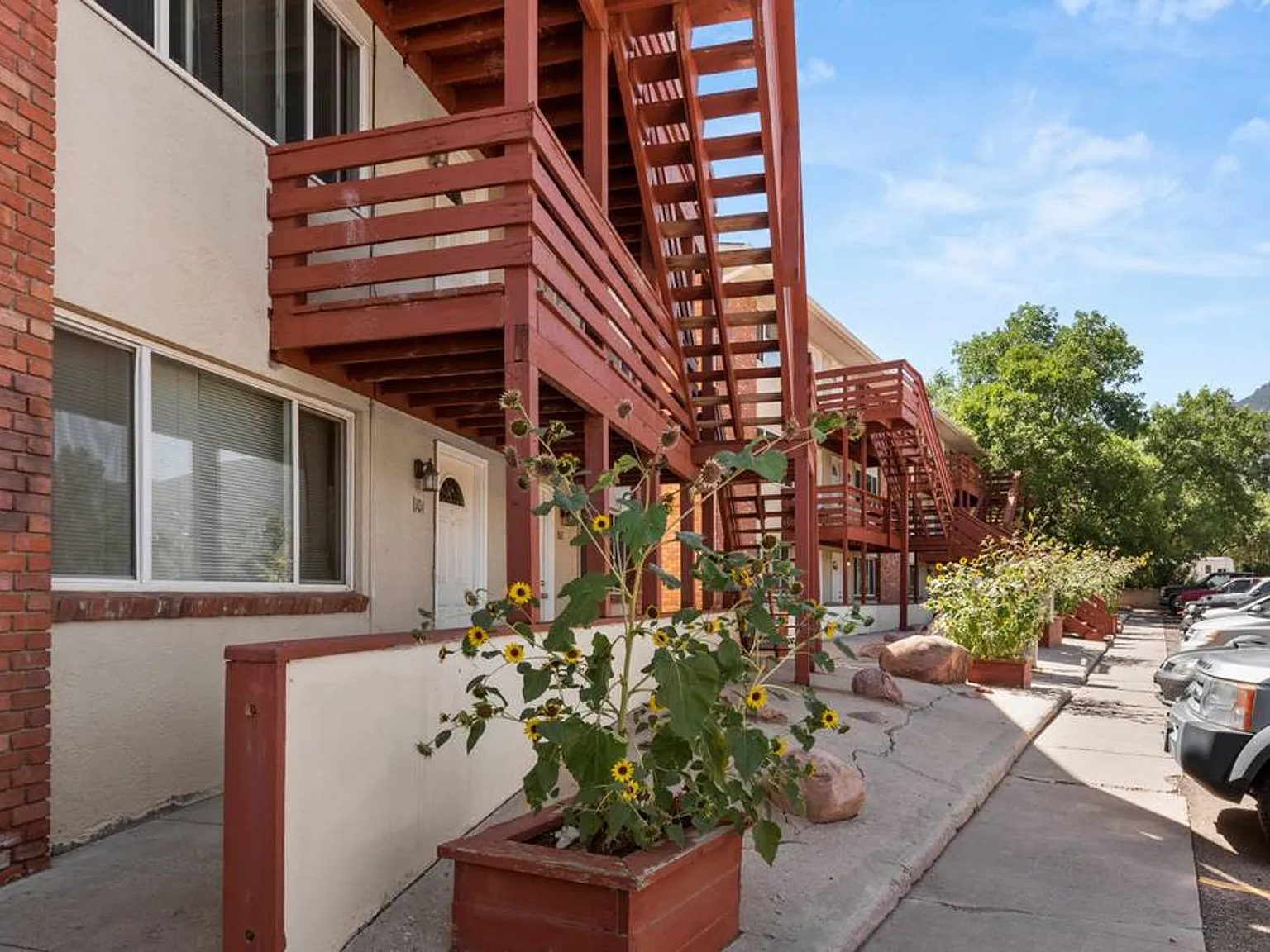 421 - 425 E Fountain Pl — Photo 1