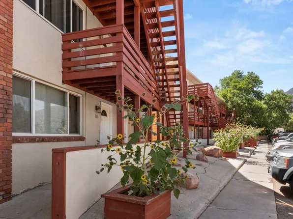 421 - 425 E Fountain Pl