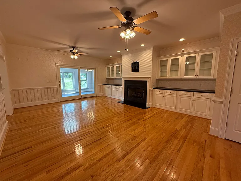 785 Glenwood Dr — Photo 15