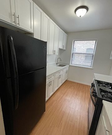 3rd image of 3221 W Diversey Ave APT 208