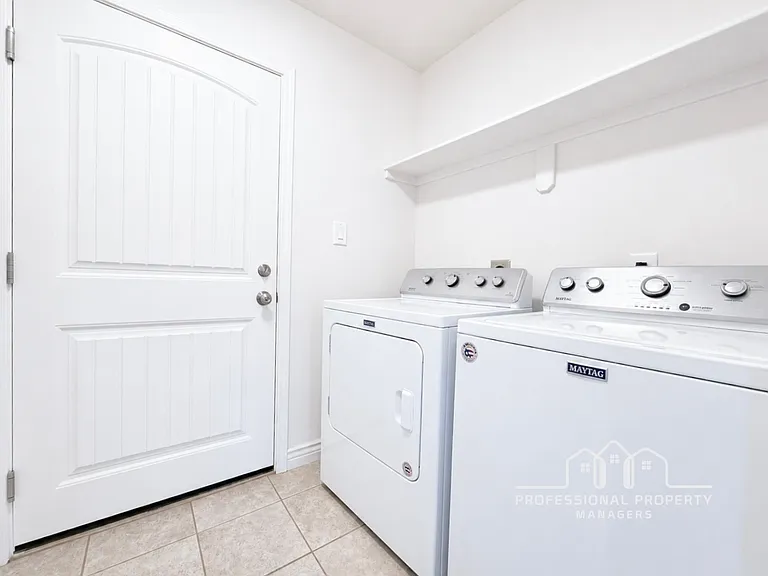 10219 E 34th Ln — Photo 17