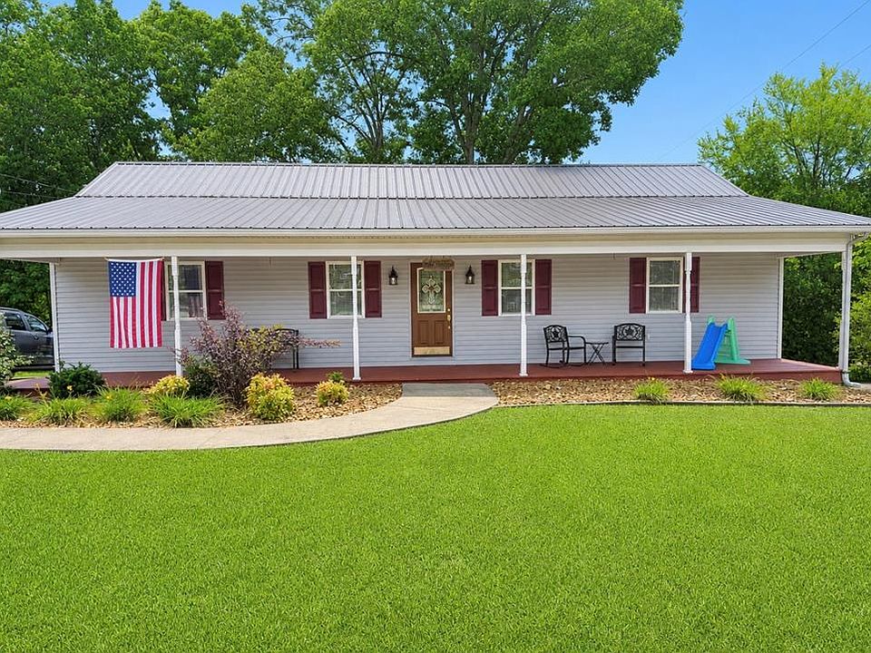 1st image of 703 Salem Cir