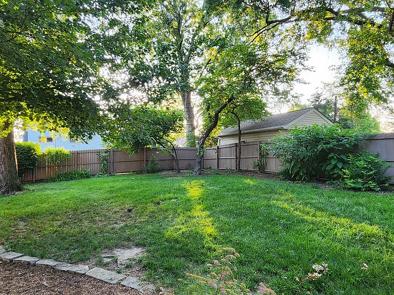1137 Collingwood Dr — Photo 20