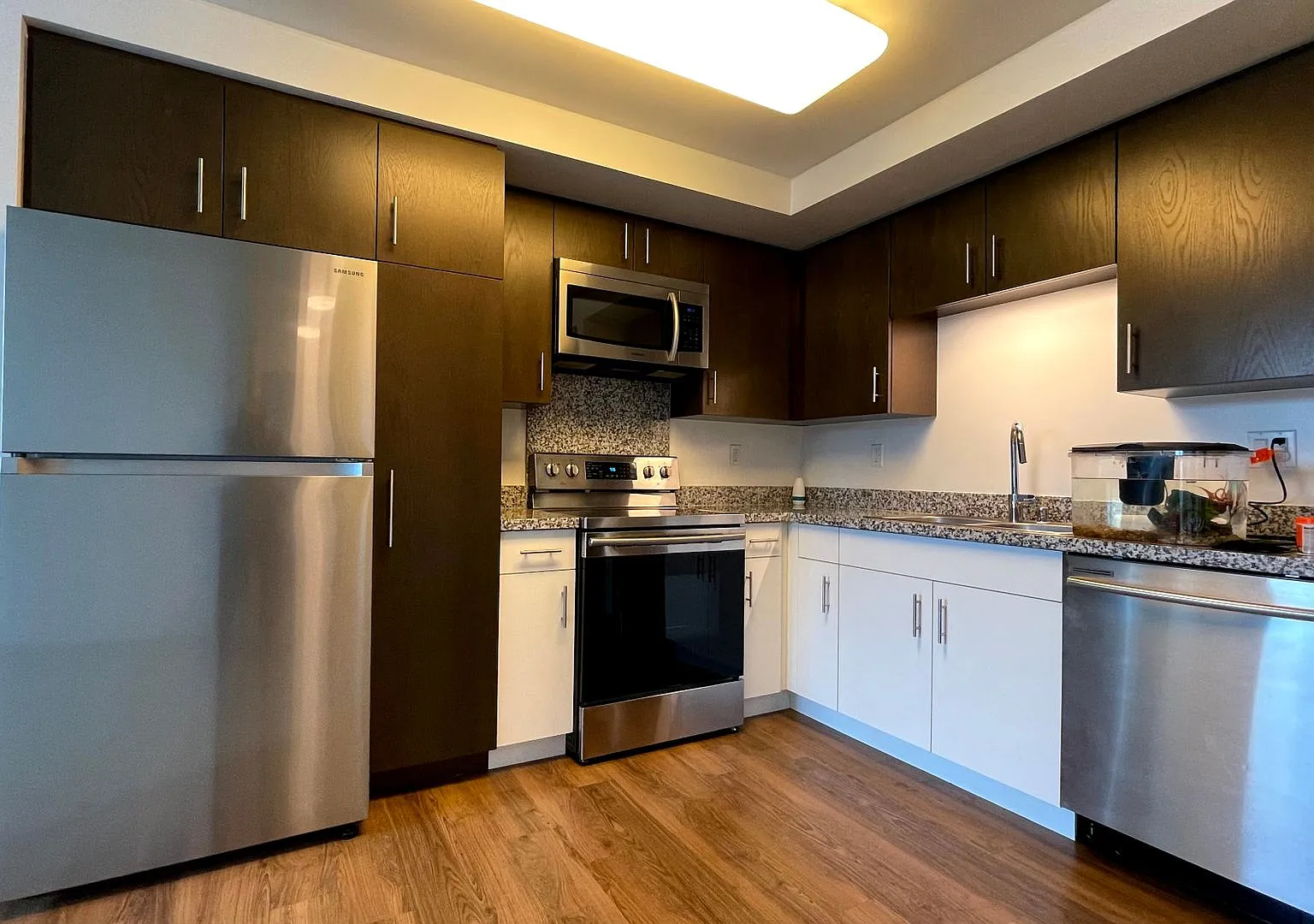 Modern 2 Bedroom / 2 Bath at Ke Kilohana | 31st Floor | Internet Included | 1 Parking — Photo 3