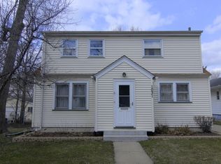 1031 Spruce St, Aurora, IL 60506