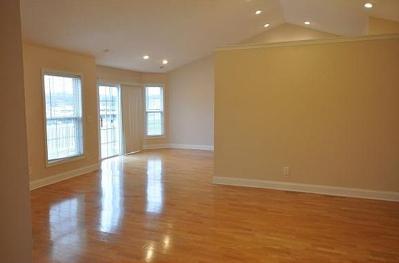 5th image of 41 Boone Hill Ct