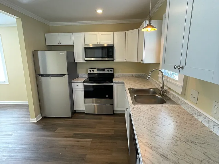 1204 Dock St — Photo 11