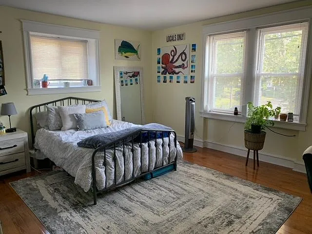9 bed, 5.5 bath, 2300 sqft, $5,400 — Photo 4