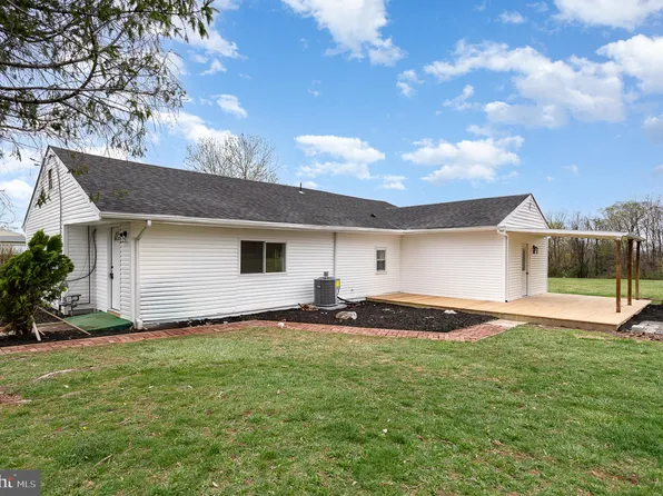 1767 Hilton Ave, Dover, PA 17315