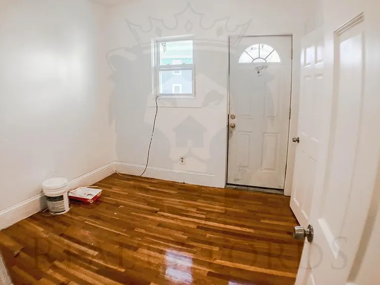 13 Higgins St #1 — Photo 6